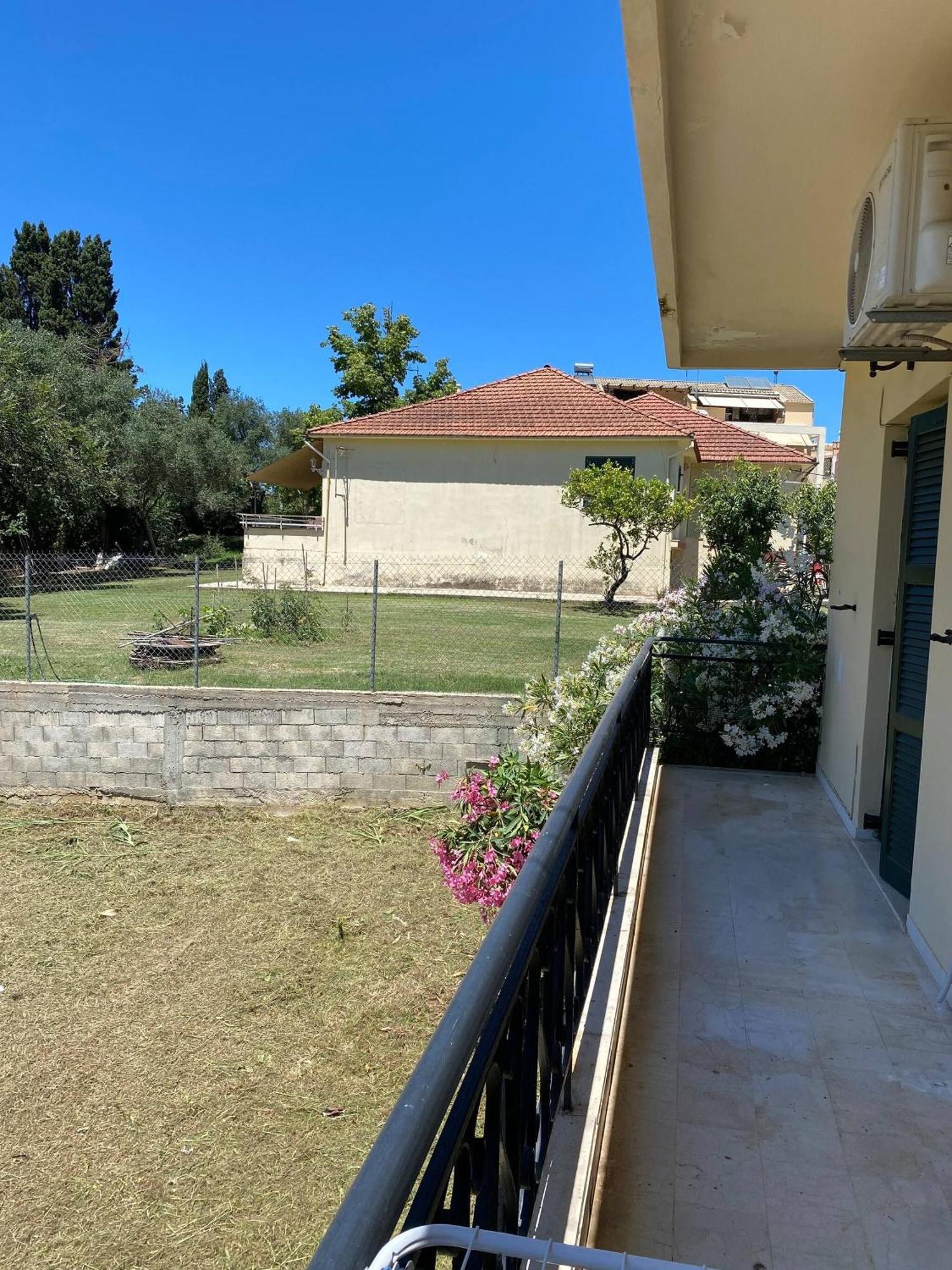 Apartment 2 Bedroom Spacious Garden *