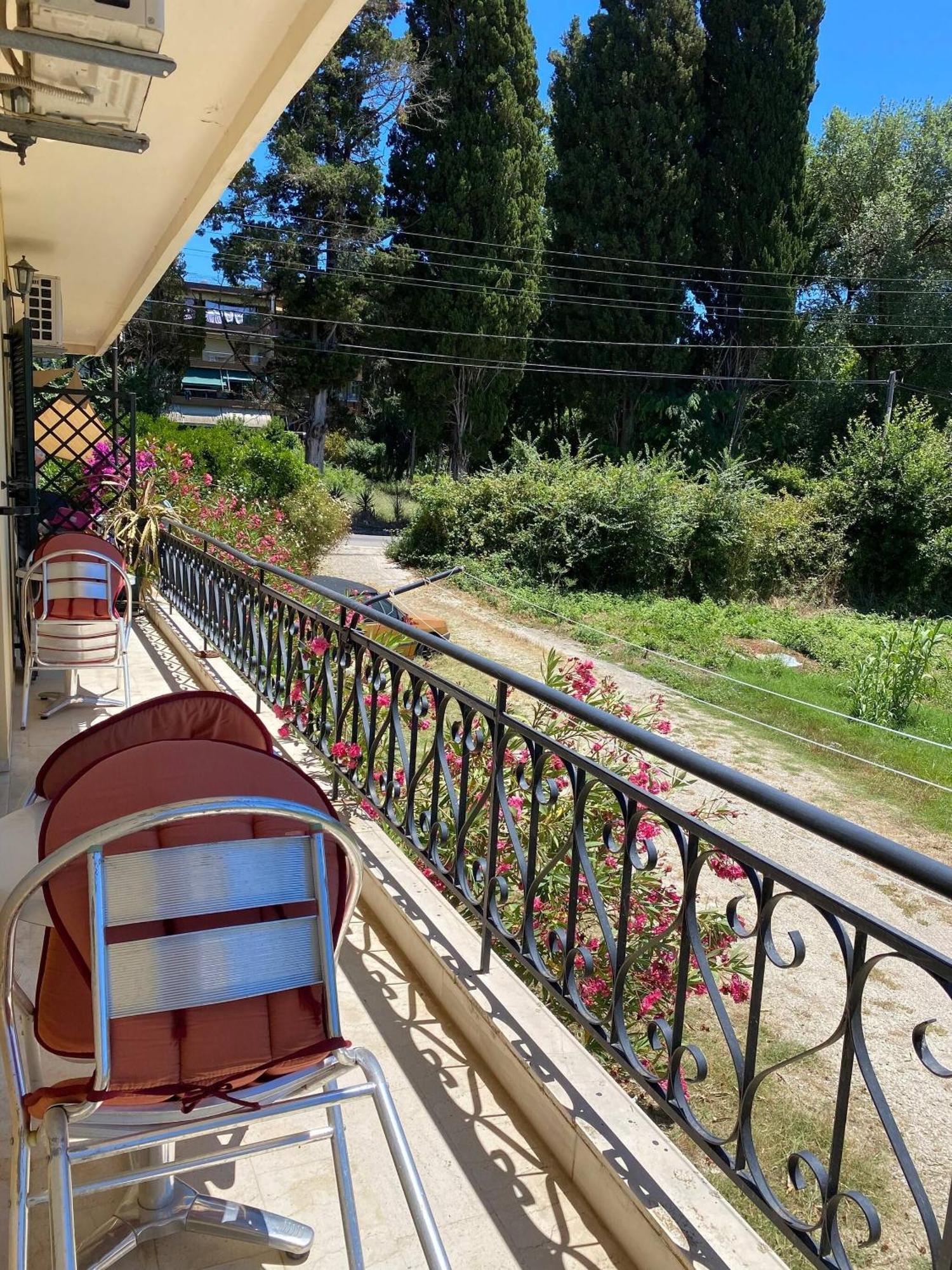 Apartment 2 Bedroom Spacious Garden