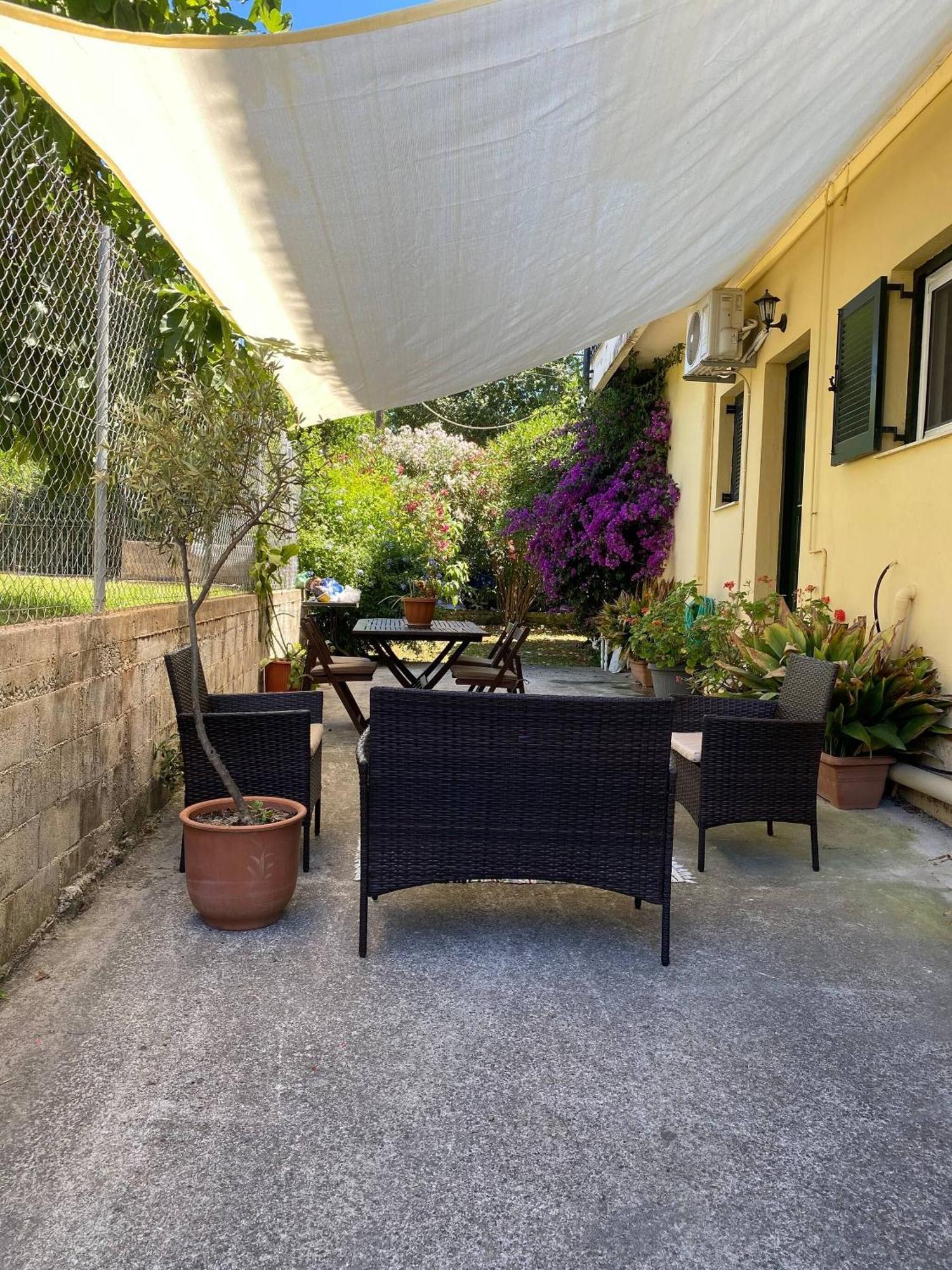 2 Bedroom Spacious Garden Apartment *