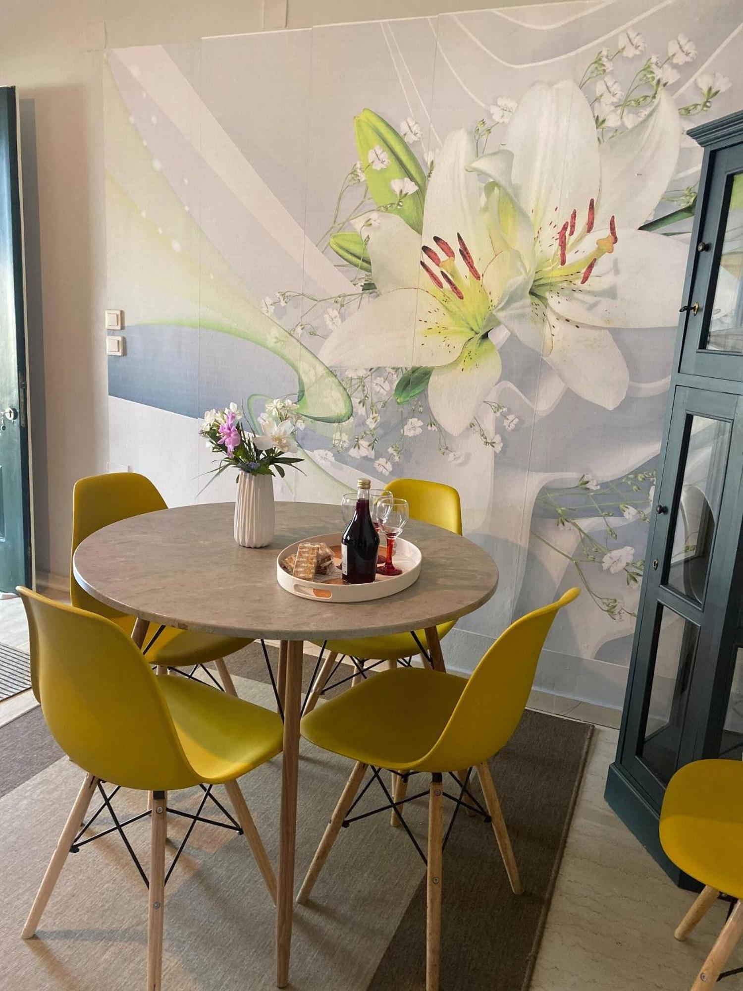 2 Bedroom Spacious Garden Apartment